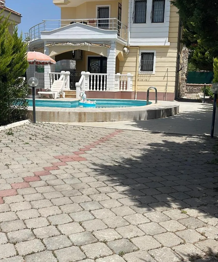 Villa Calis
