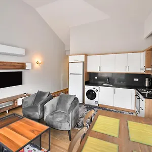  Aparthotel Red Moon Suites
